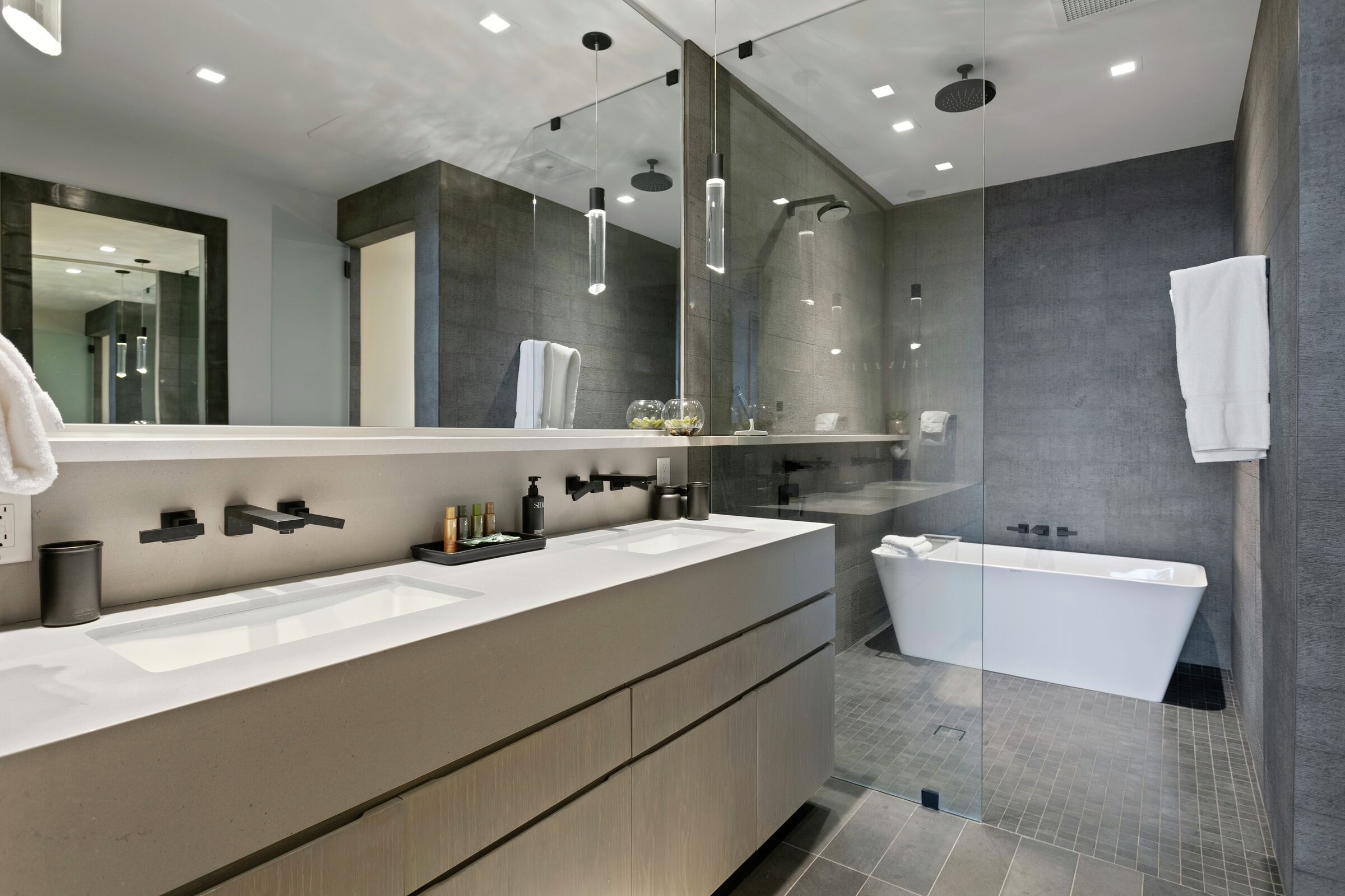 #404 - Master Ensuite Bathroom