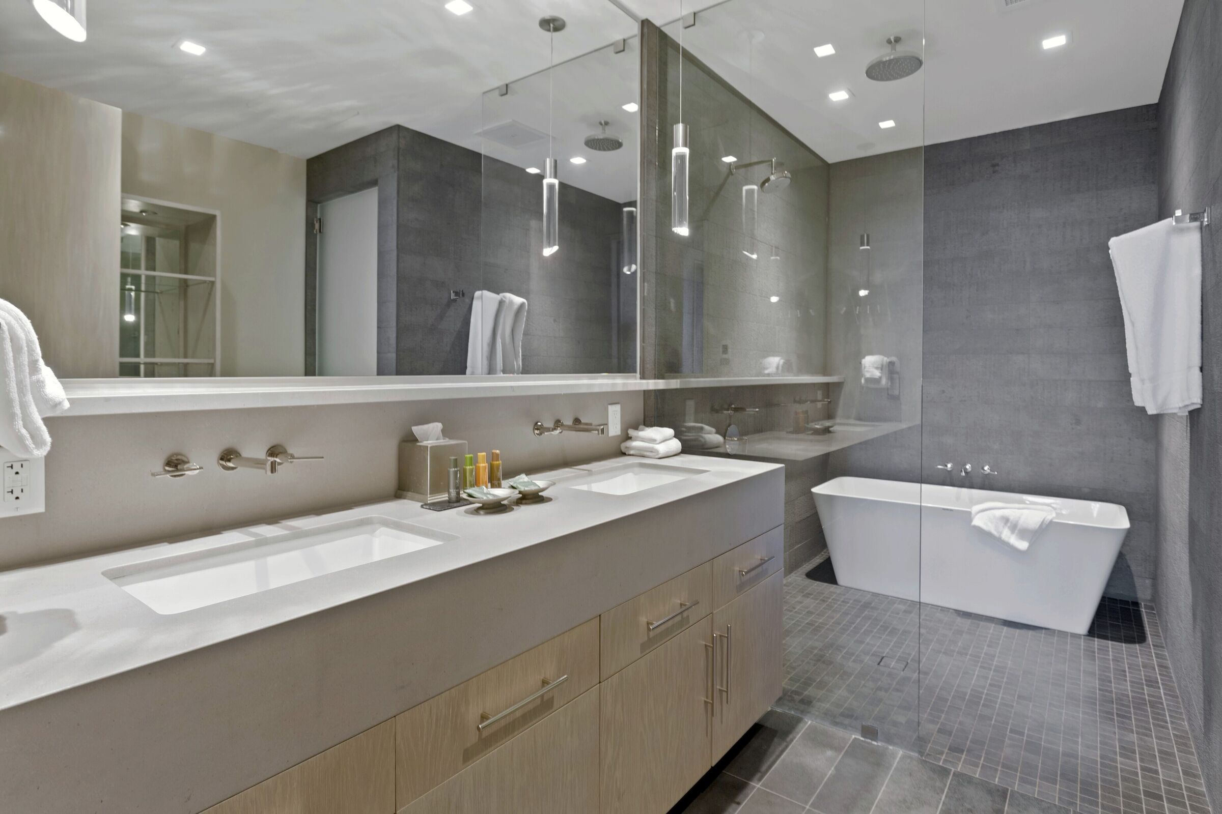 #504 - Master Ensuite Bathroom