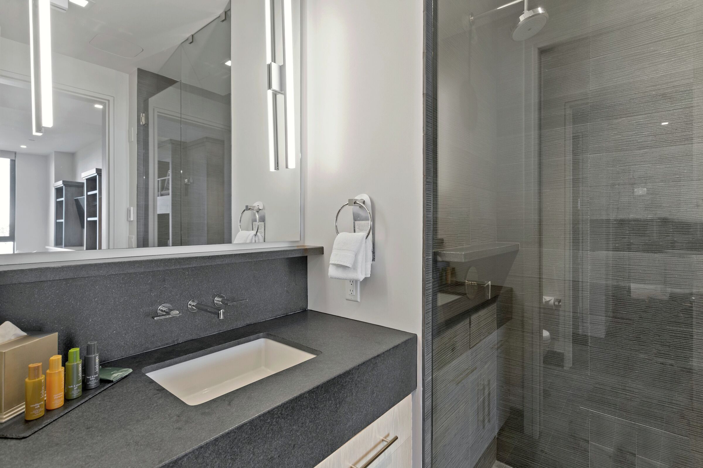 #504 - Ensuite Bathroom