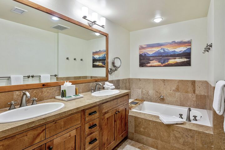 #304 - Master Ensuite Bathroom