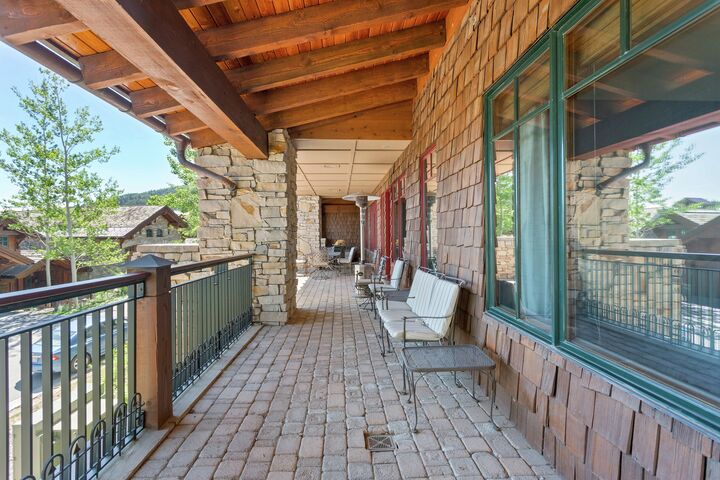 #101 - Balcony with BBQ