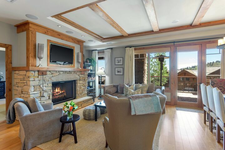 #101 - Living Area