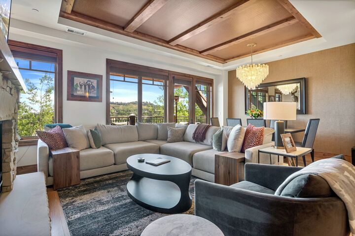 Living Area & Dining Area
