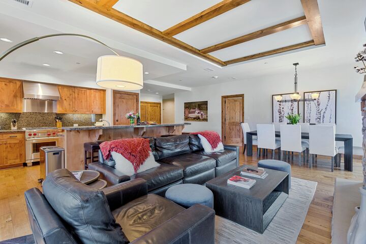 Living Area, Dining Area & Kitchen
