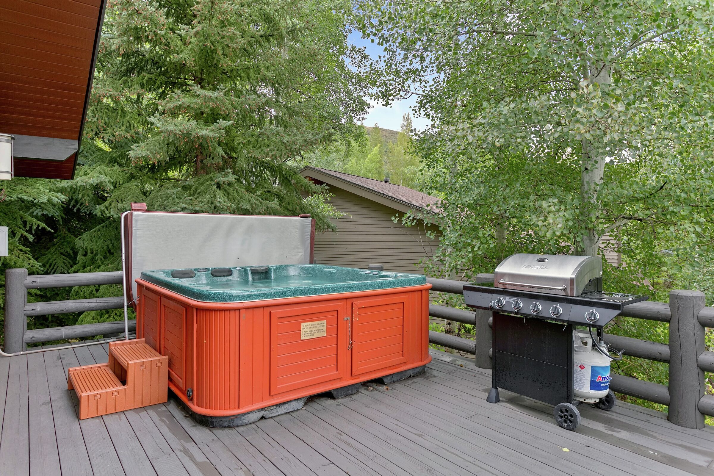 Balcony with BBQ and Hot Tub