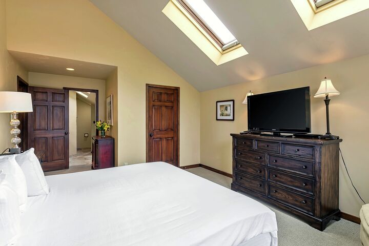 7 Bdrm Spa - Bedroom