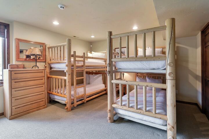 7 Bdrm Spa - Bedroom