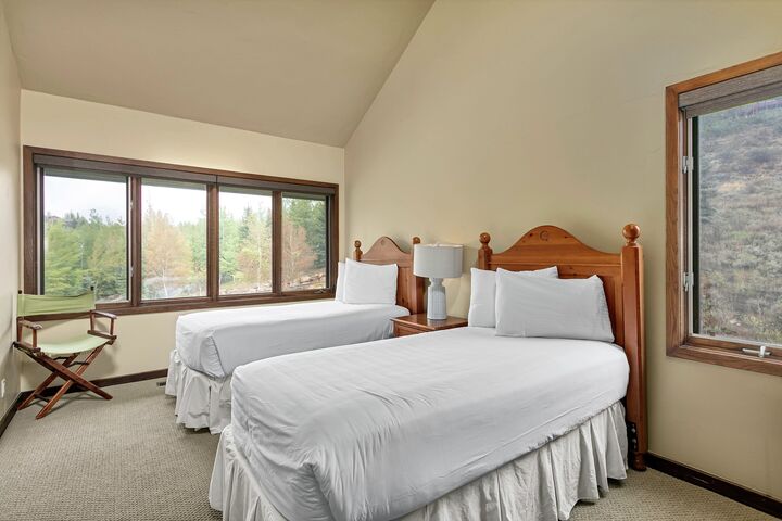 7 Bdrm Spa - Bedroom