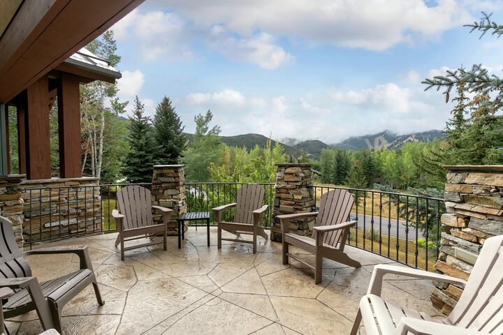 7 Bdrm Spa - Balcony