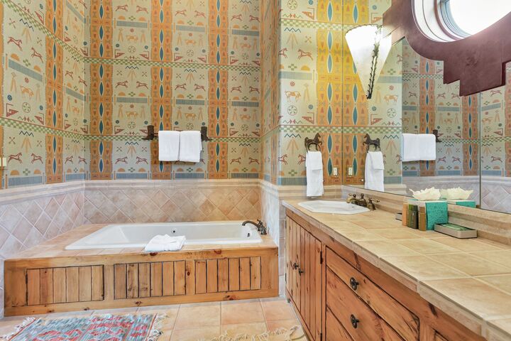 4 Bdrm Spa - Ensuite Bathroom