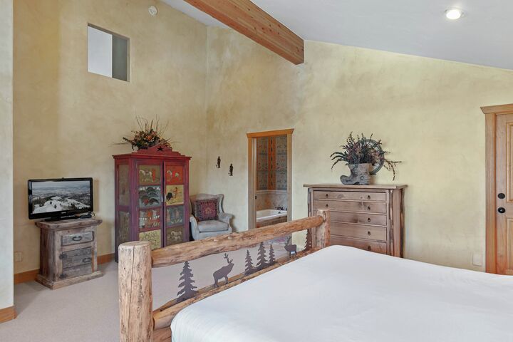 4 Bdrm Spa - Bedroom