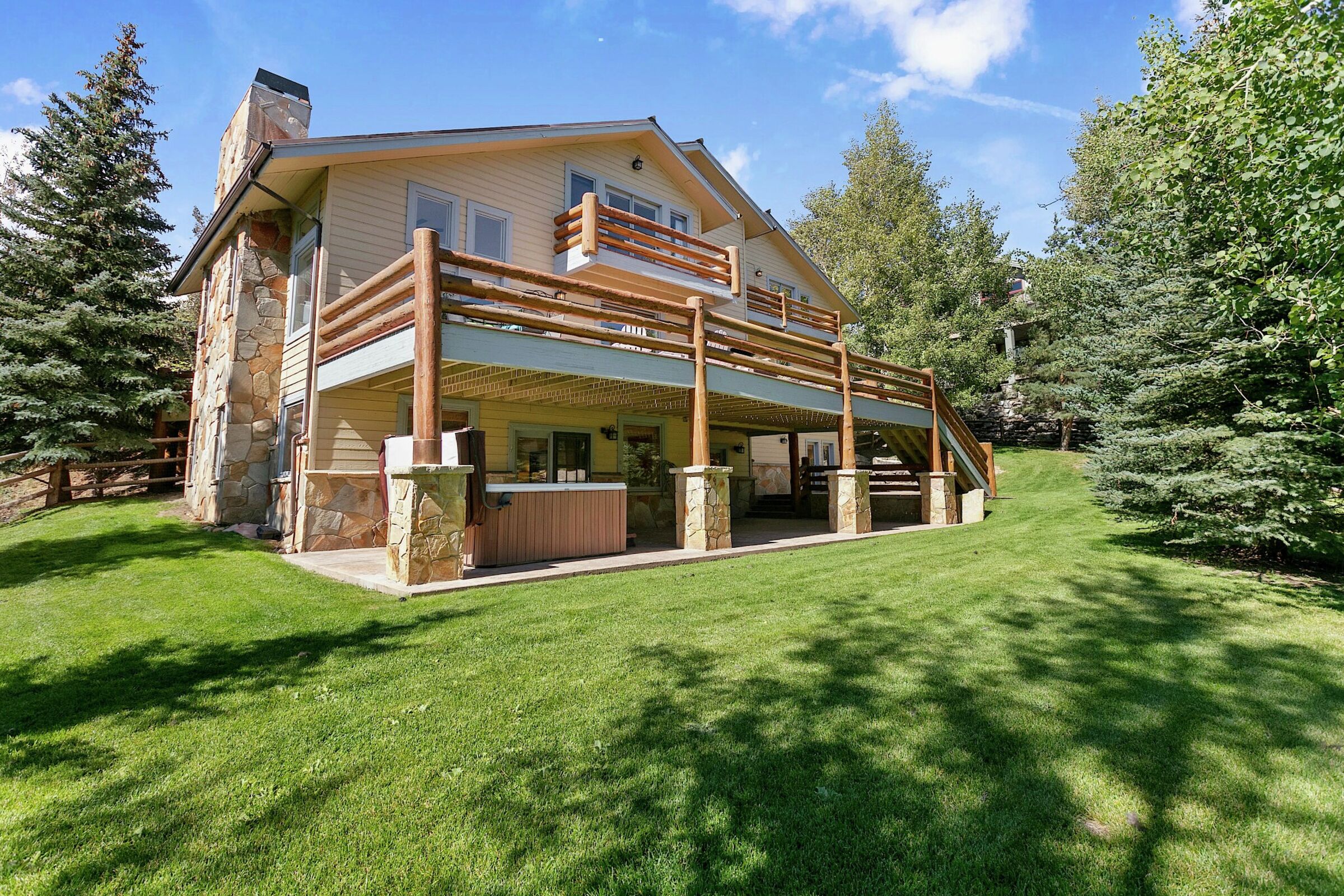 3220 Solamere Drive