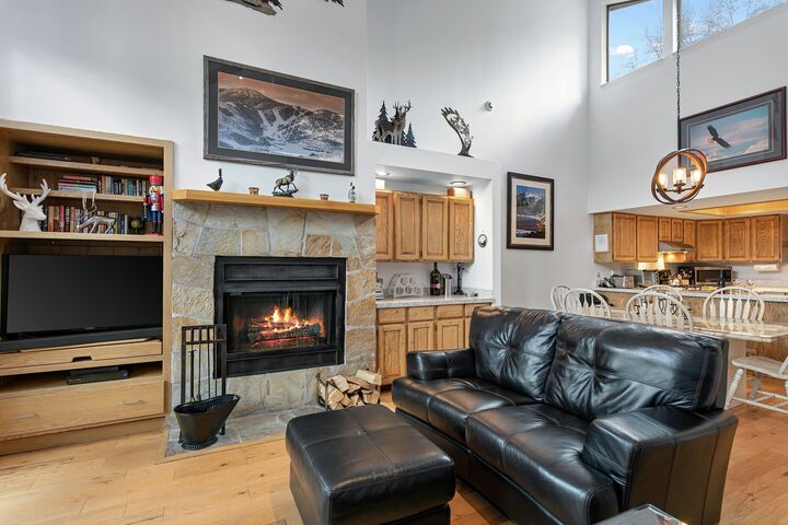 #1305 - Living Area & Dining Area