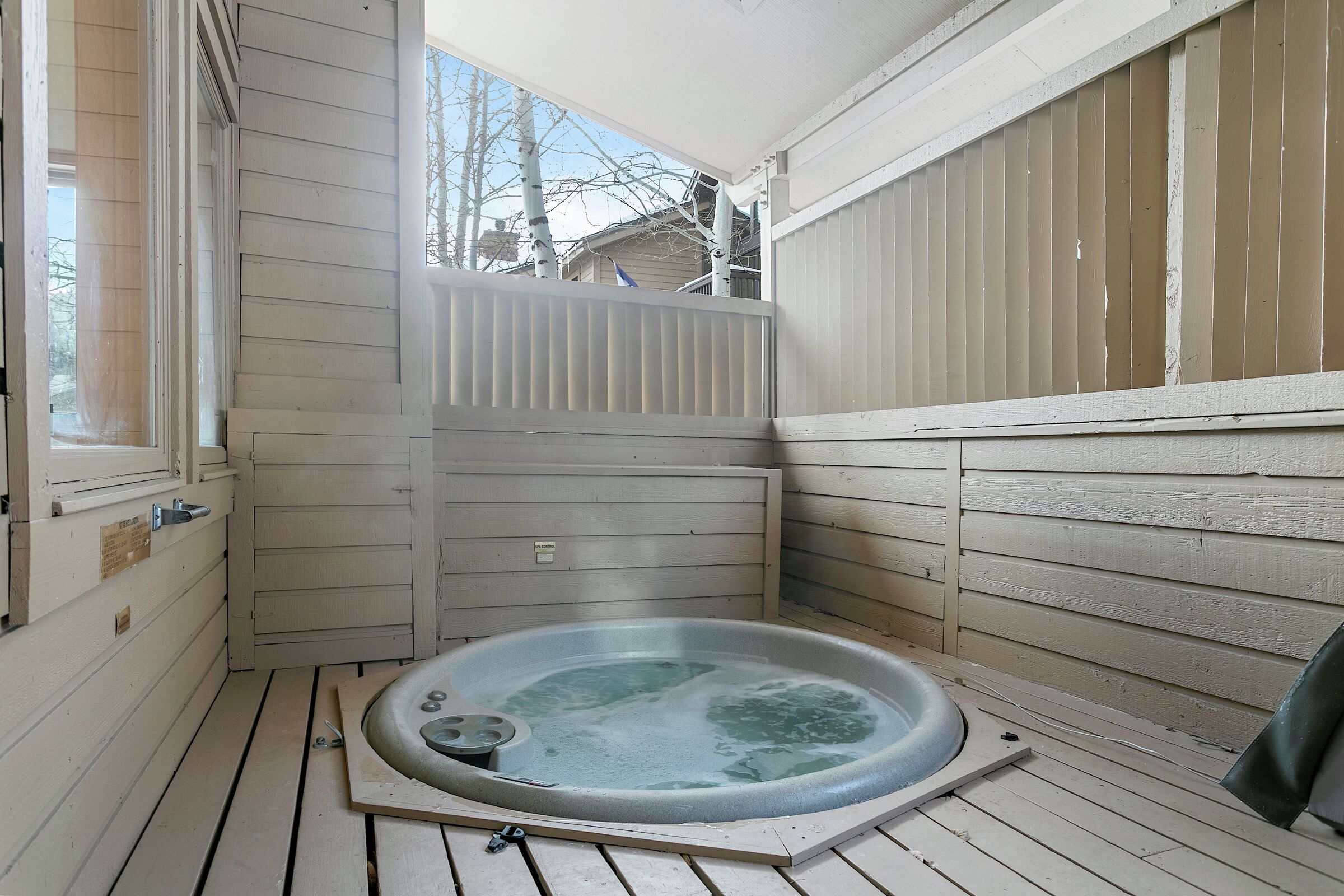 Balcony with Hot Tub