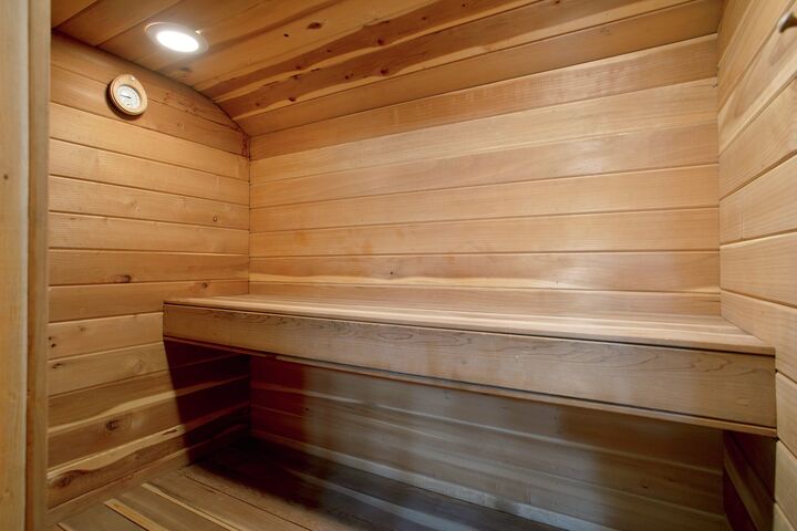 #102 - Master Ensuite Bathroom Sauna
