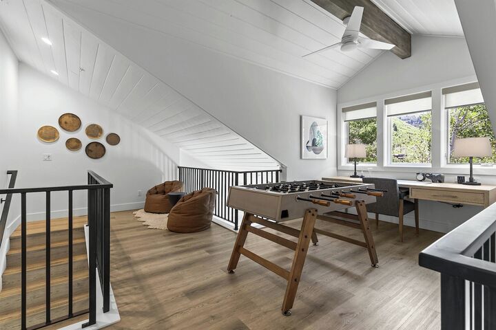 #204 - Family Room