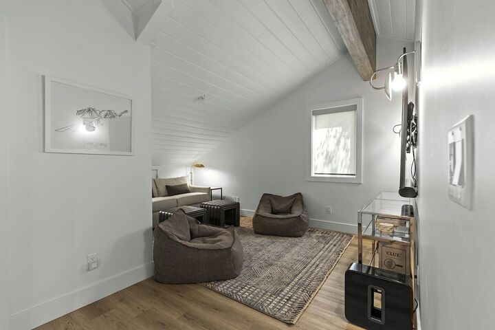 #204 - Family Room