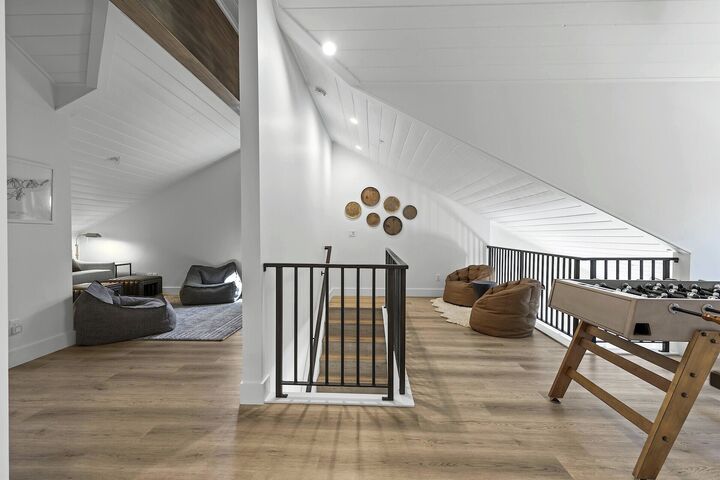 #204 - Family Room