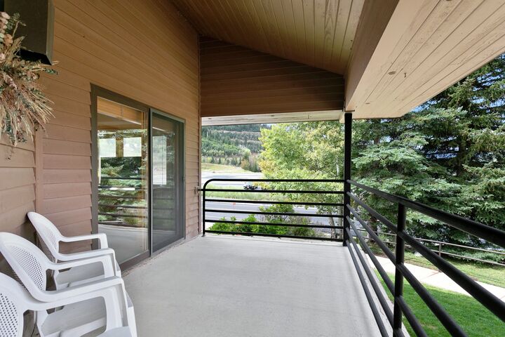 #C101 - Balcony
