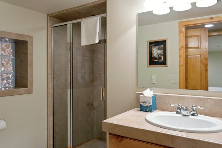 #C101 - Bathroom