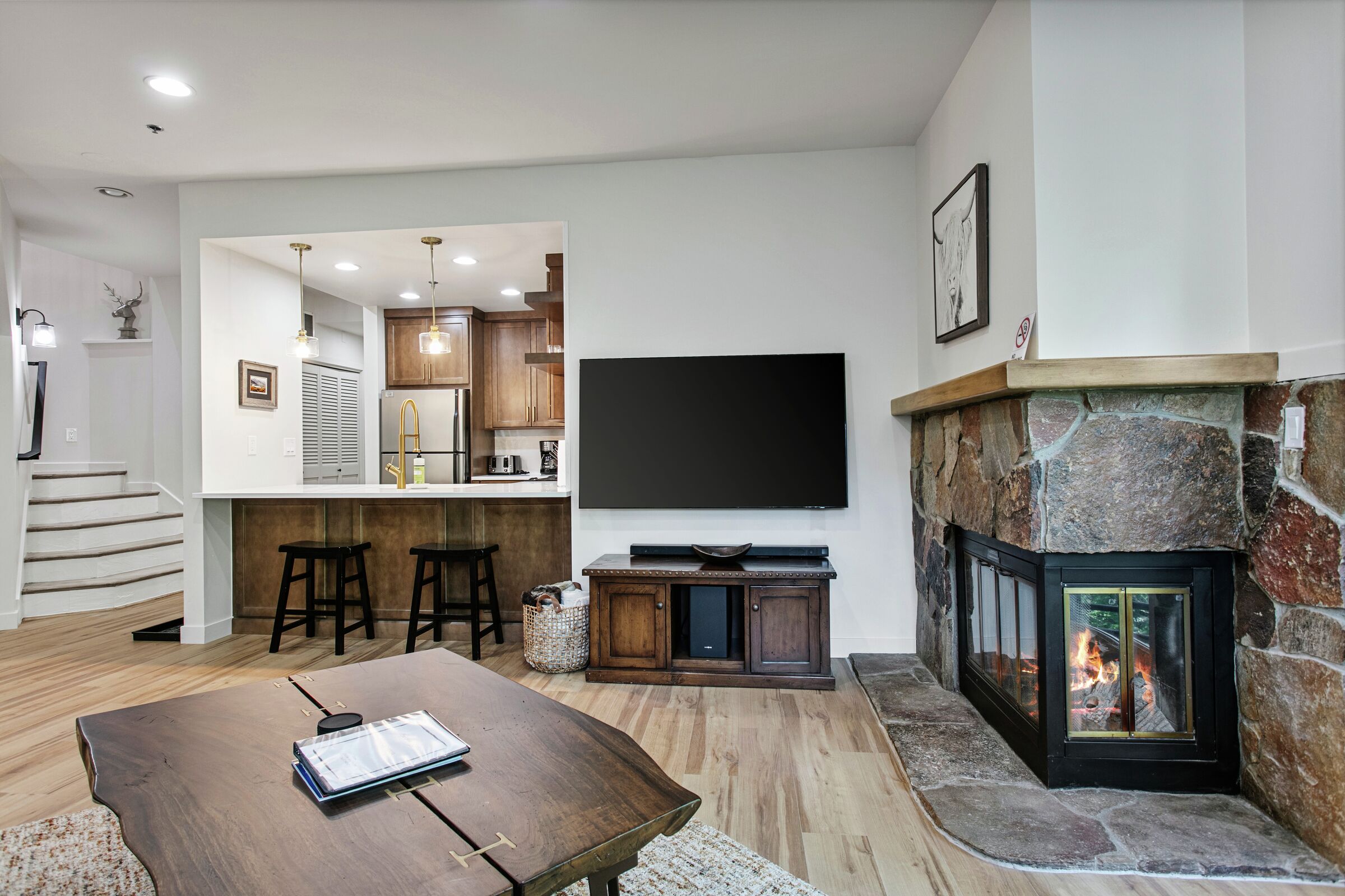 Living Area & Kitchen