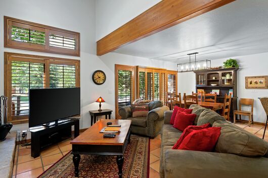 Living Area & Dining Area