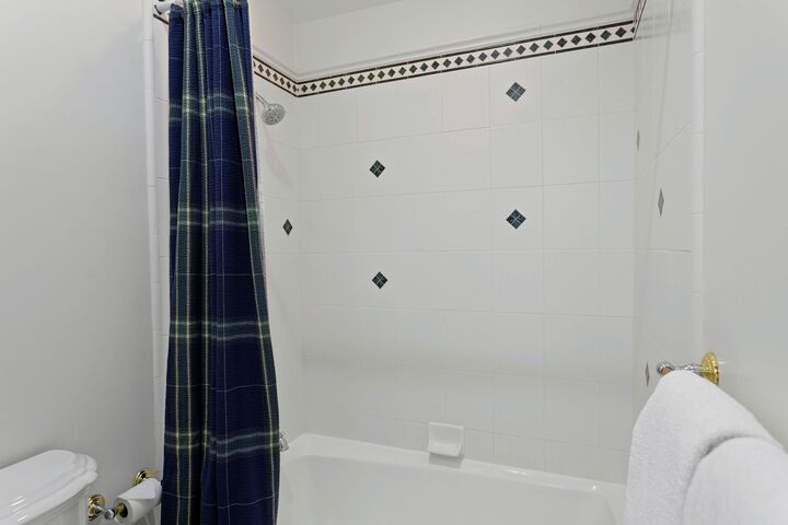#2478 - Ensuite Bathroom