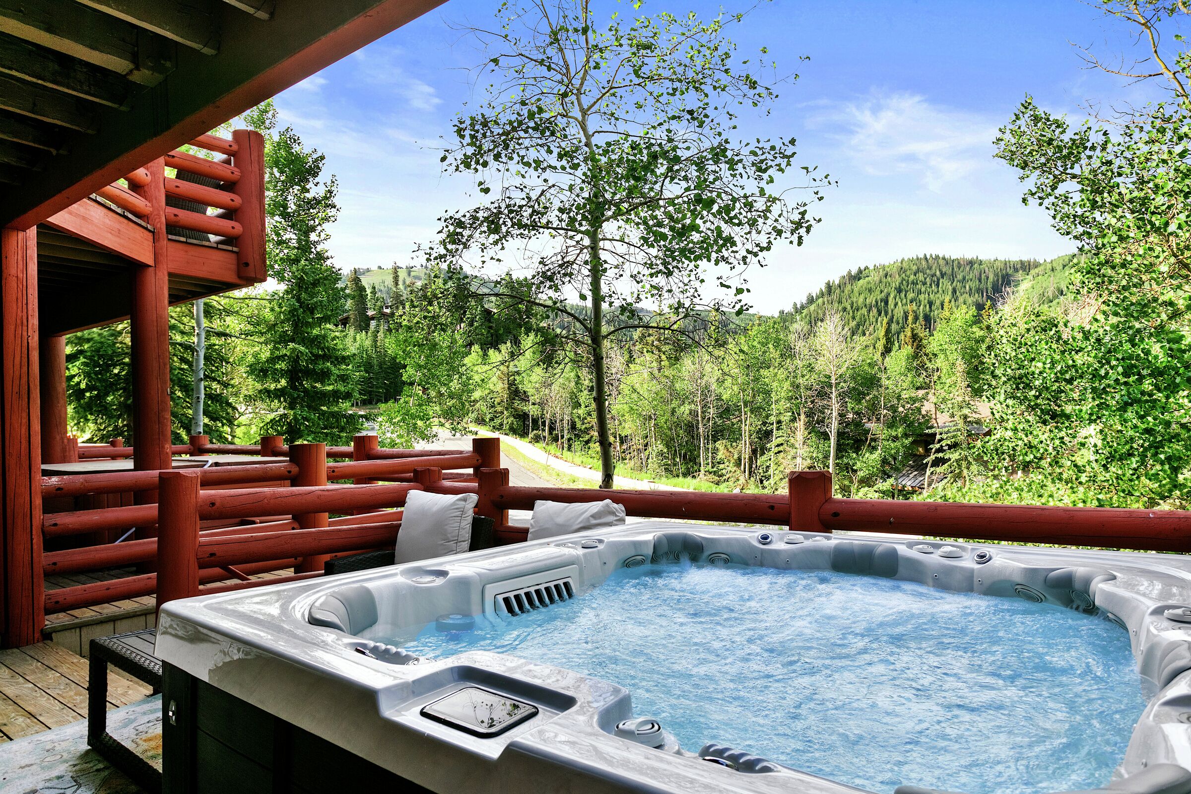 Balcony with Hot Tub