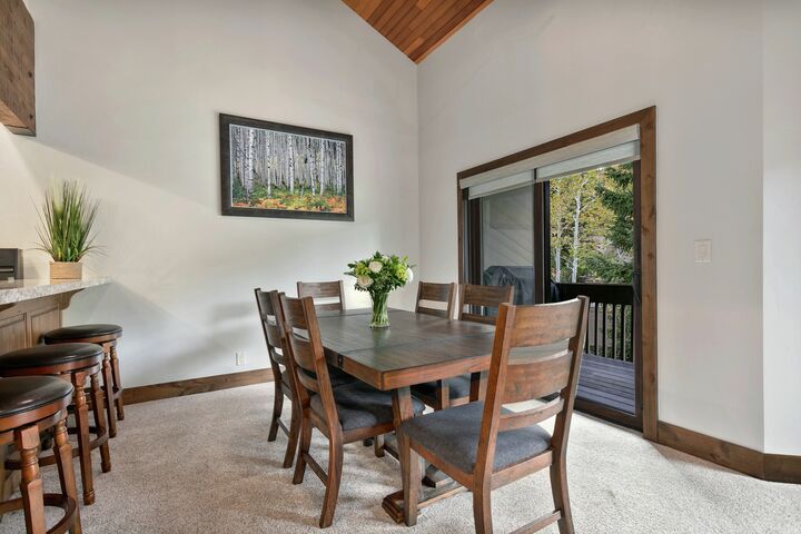 #1679 - Dining Area