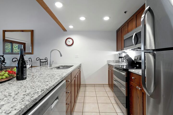 #1733 - Kitchen