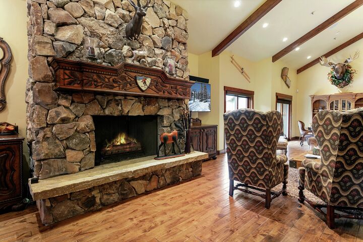 #1617 - Living Area