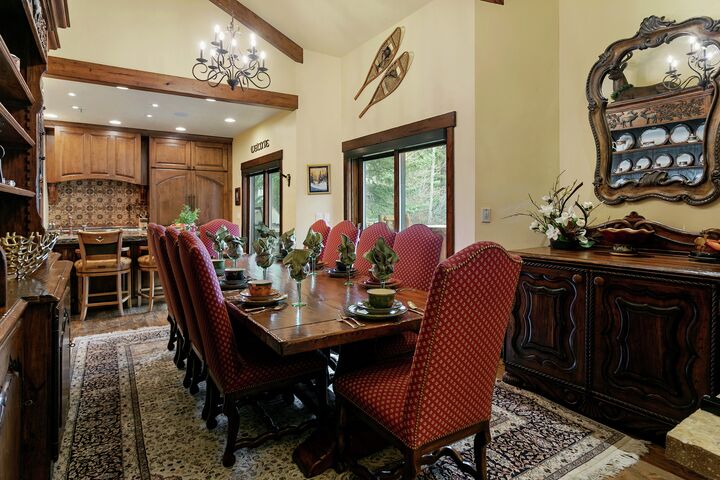 #1617 - Dining Area