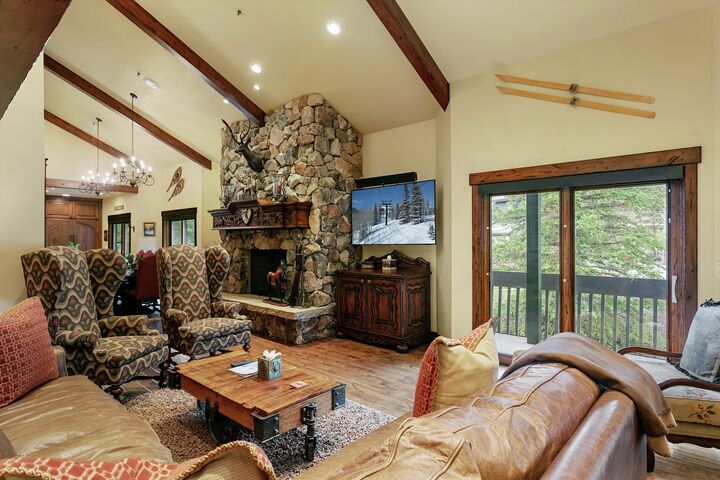 #1617 - Living Area