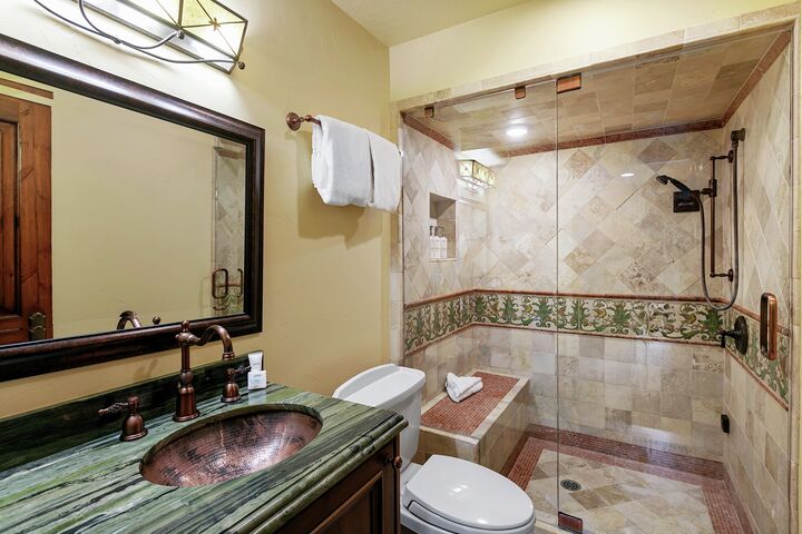 #1617 - Ensuite Bathroom