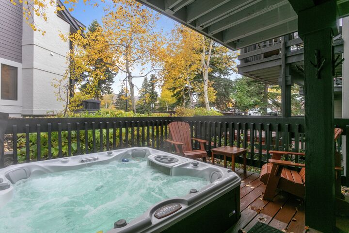 #124 - Deck with Hot Tub