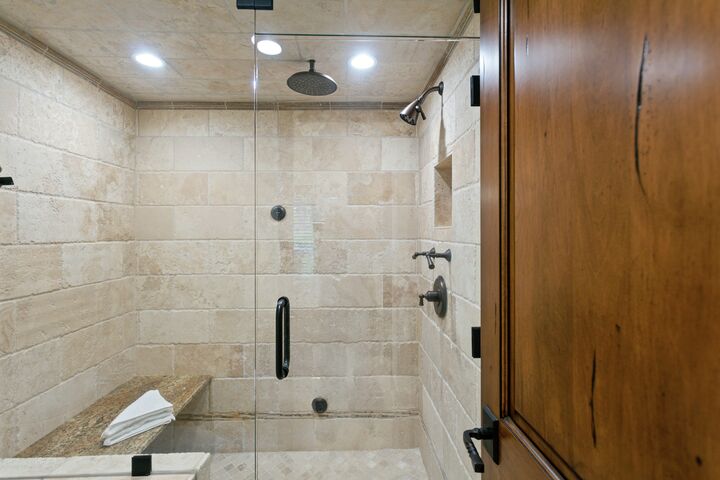 #124 - Master Ensuite Bathroom