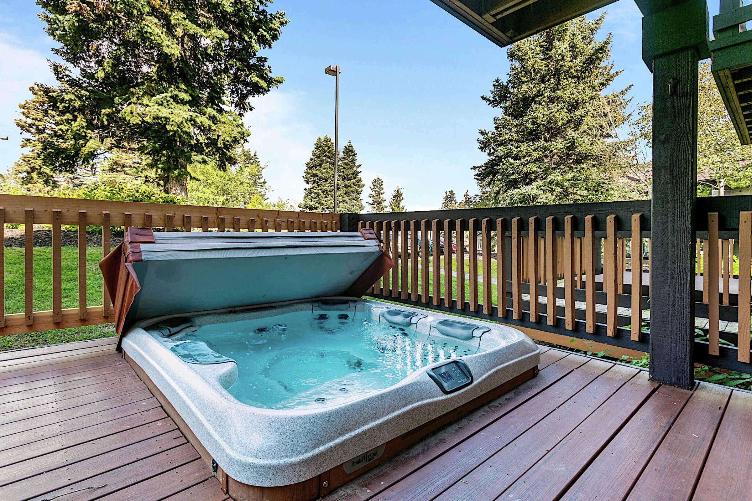#126 - Deck with Hot Tub