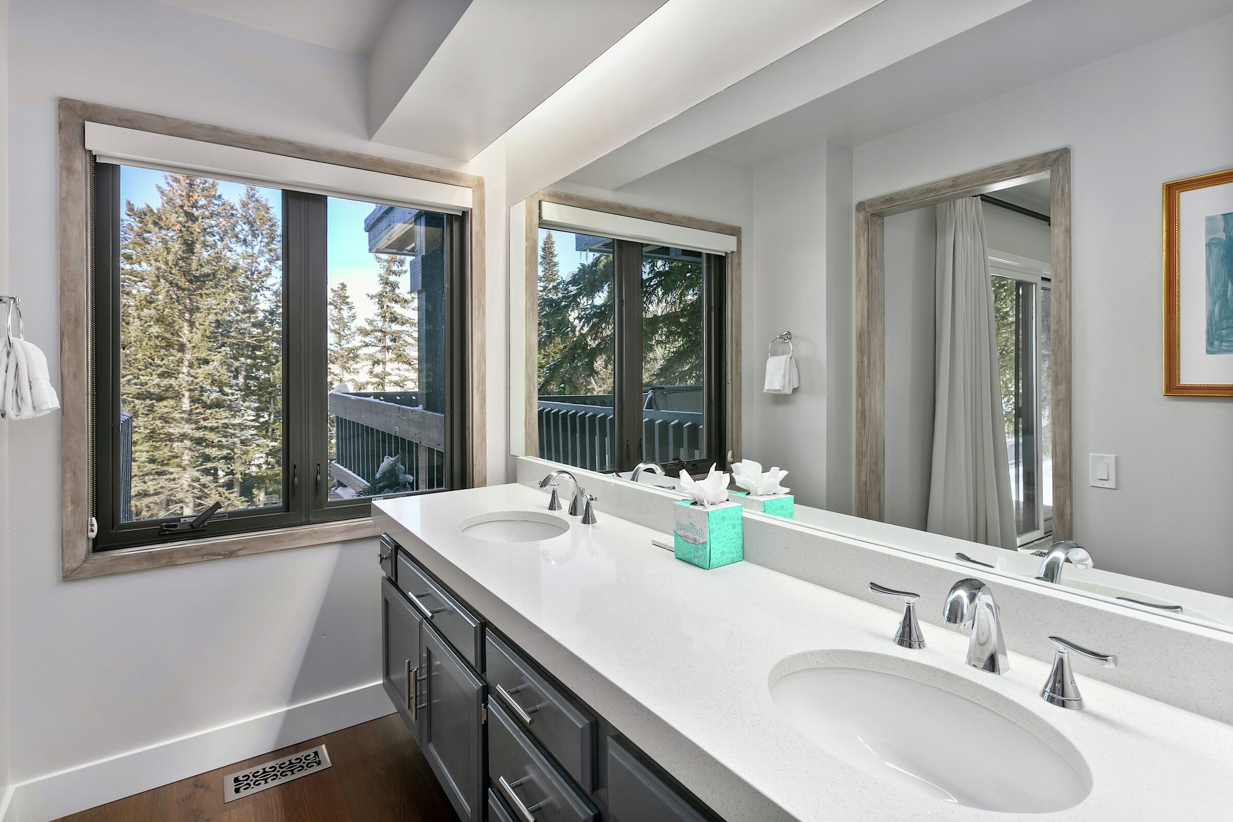 #105 - Master Ensuite Bathroom