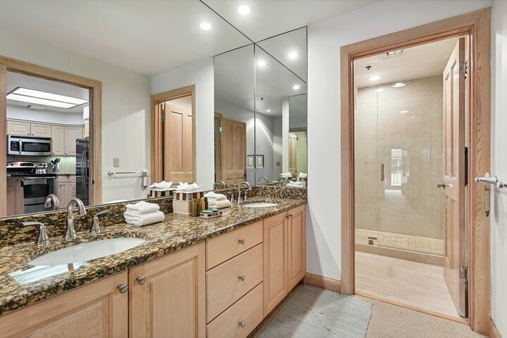 #302 - Ensuite Bathroom