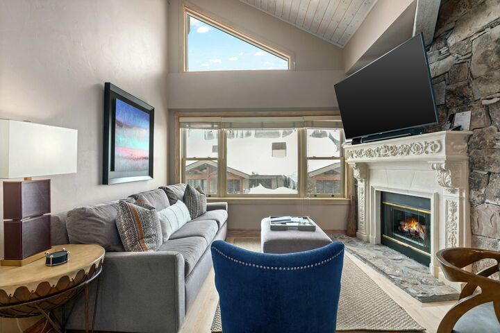 #404 - Living Area