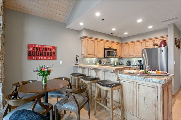 #404 - Dining Area & Kitchen