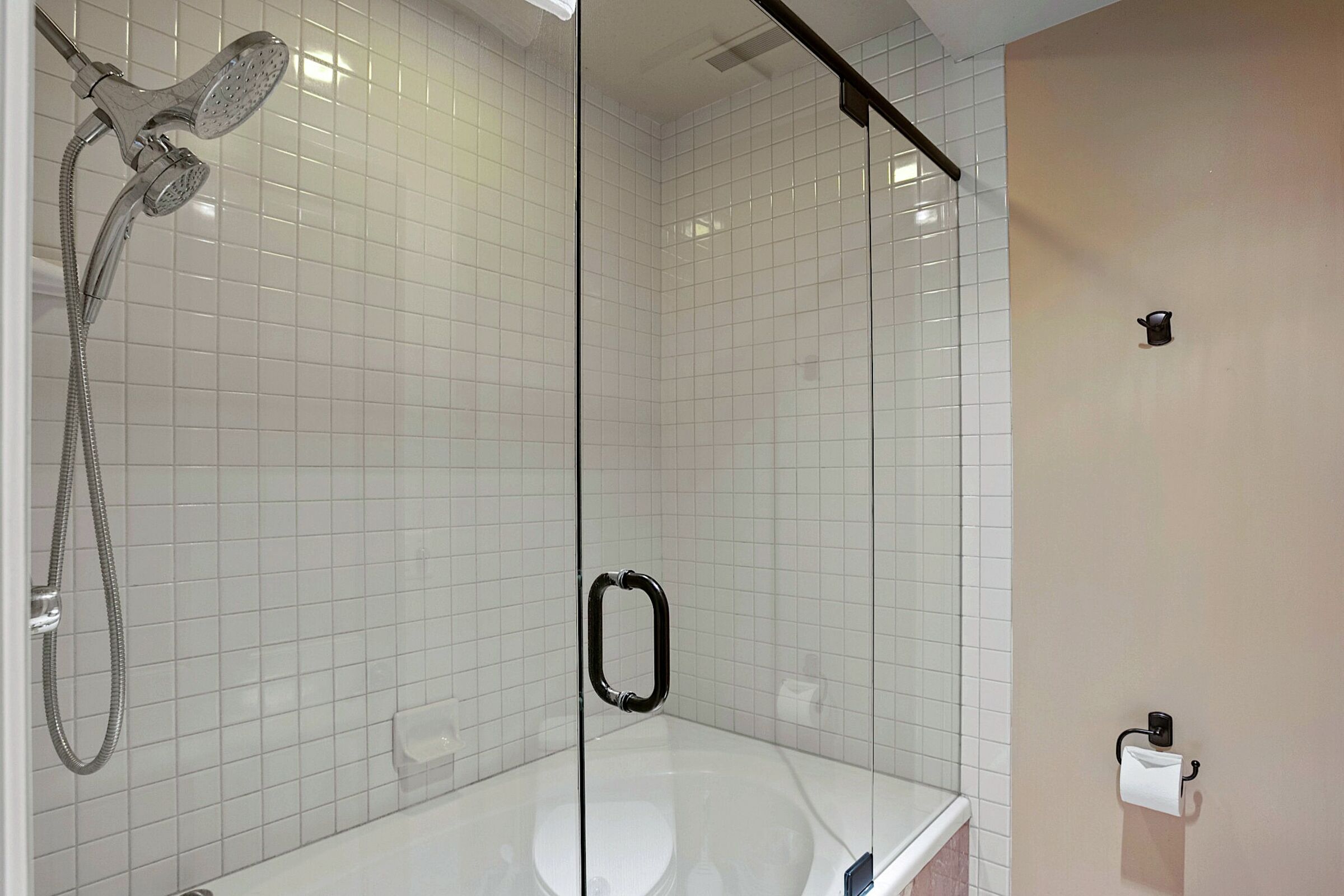 #304 - Master Ensuite Bathroom