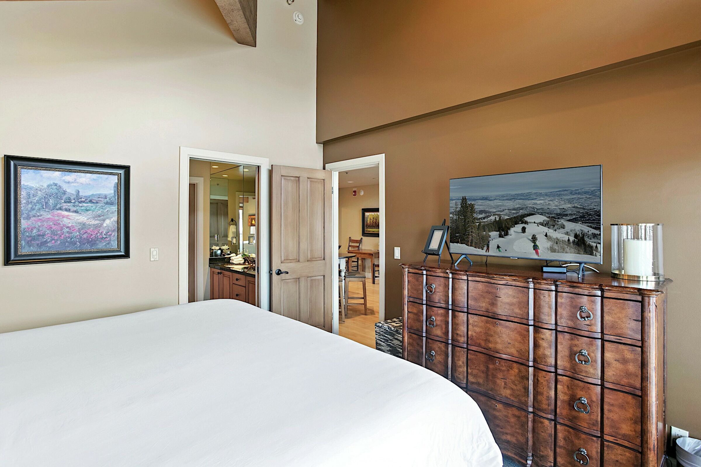 #304 - Master Bedroom