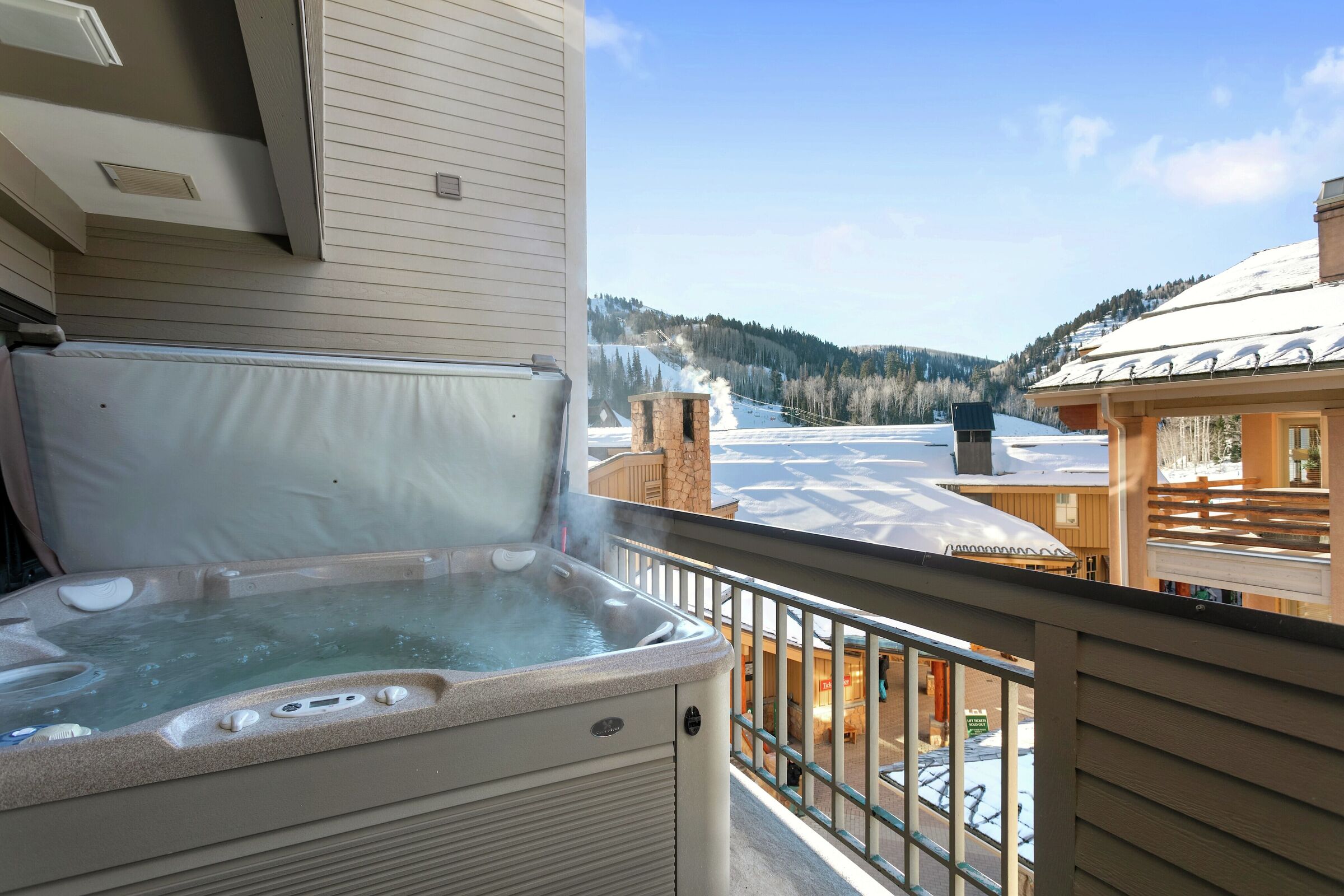 Balcony with Hot Tub