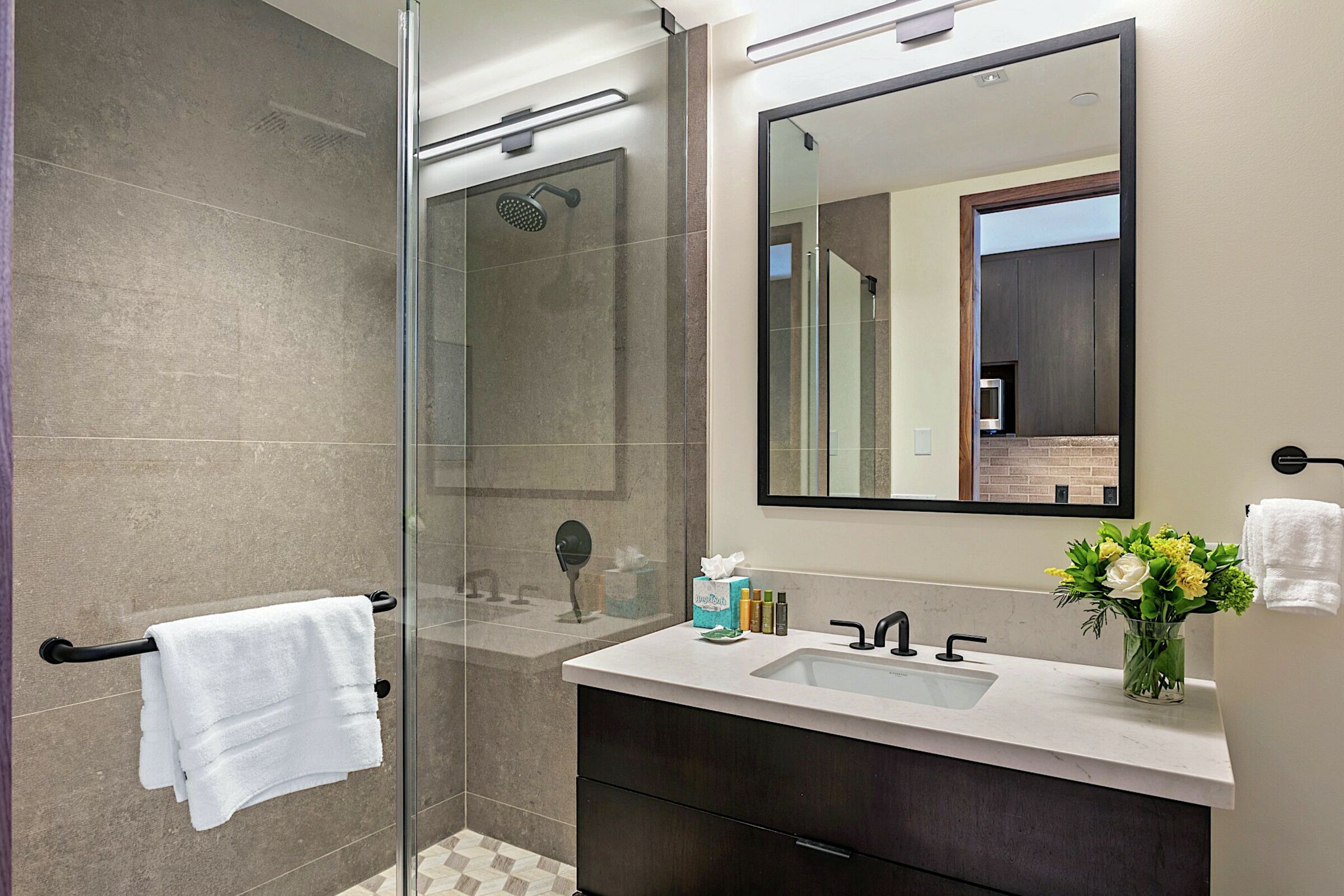 Suite Bathroom