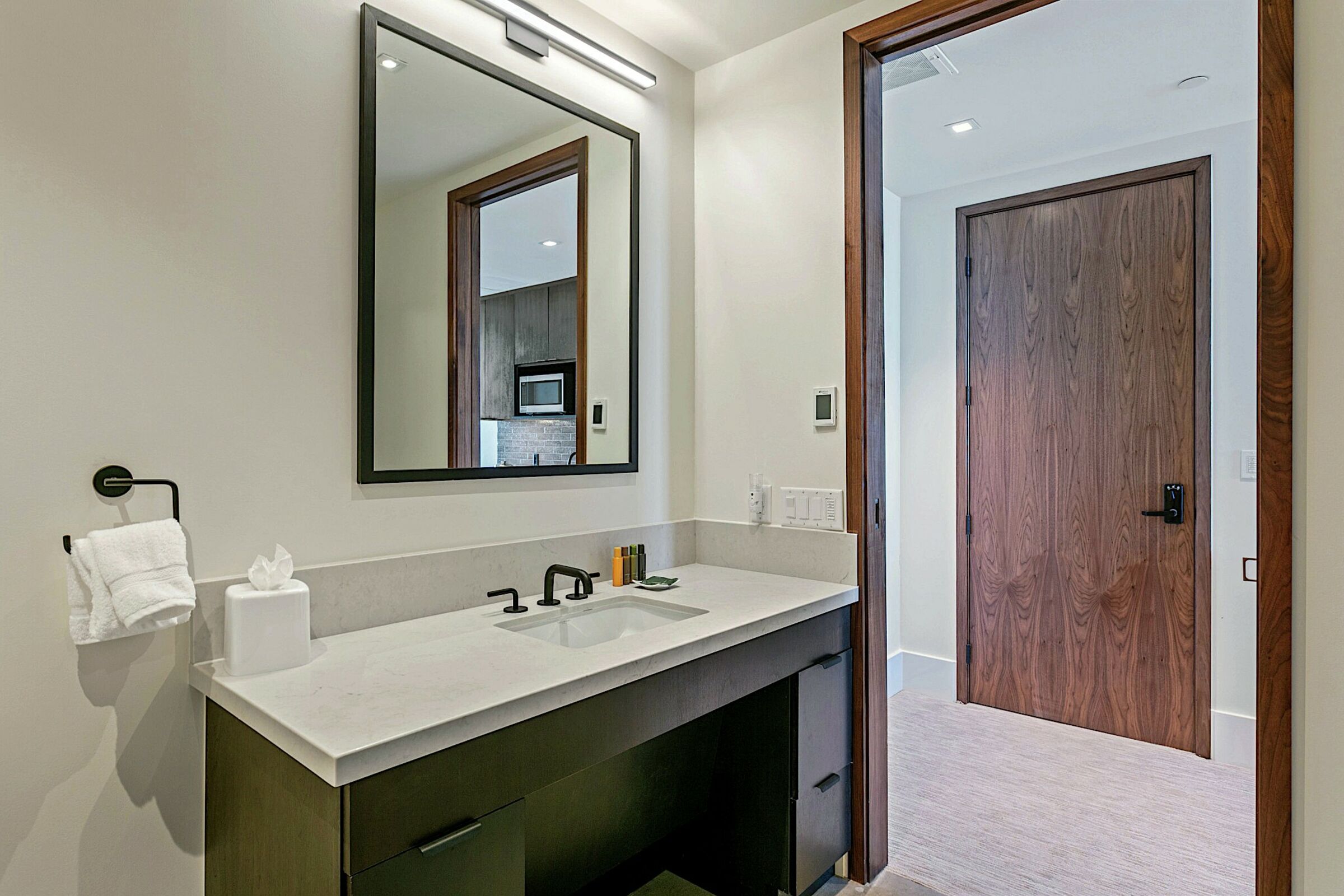 Suite Bathroom