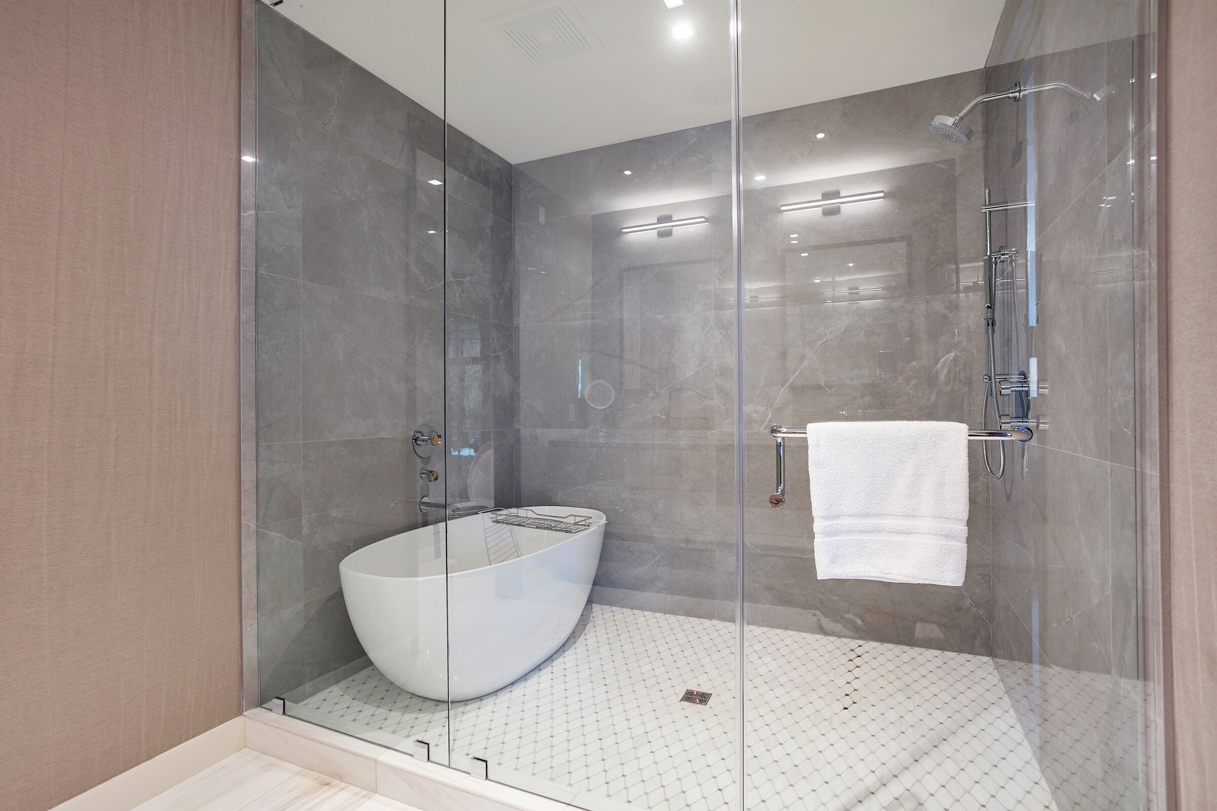 Master Ensuite Bathroom