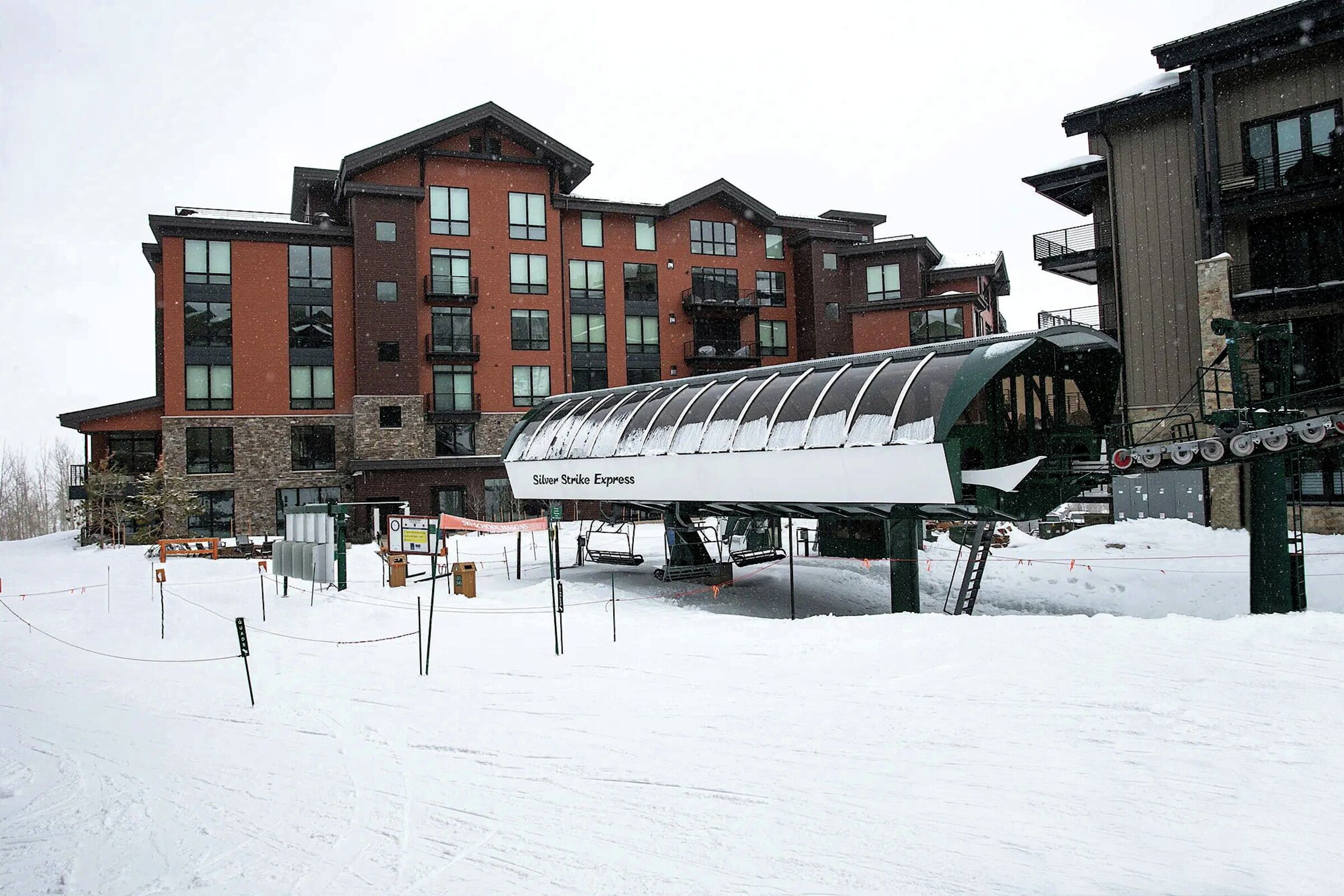 Argent at Empire Pass