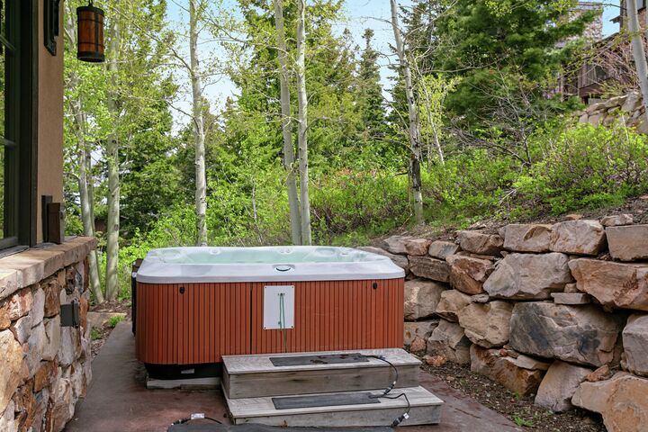 #6565 - Patio with Hot Tub