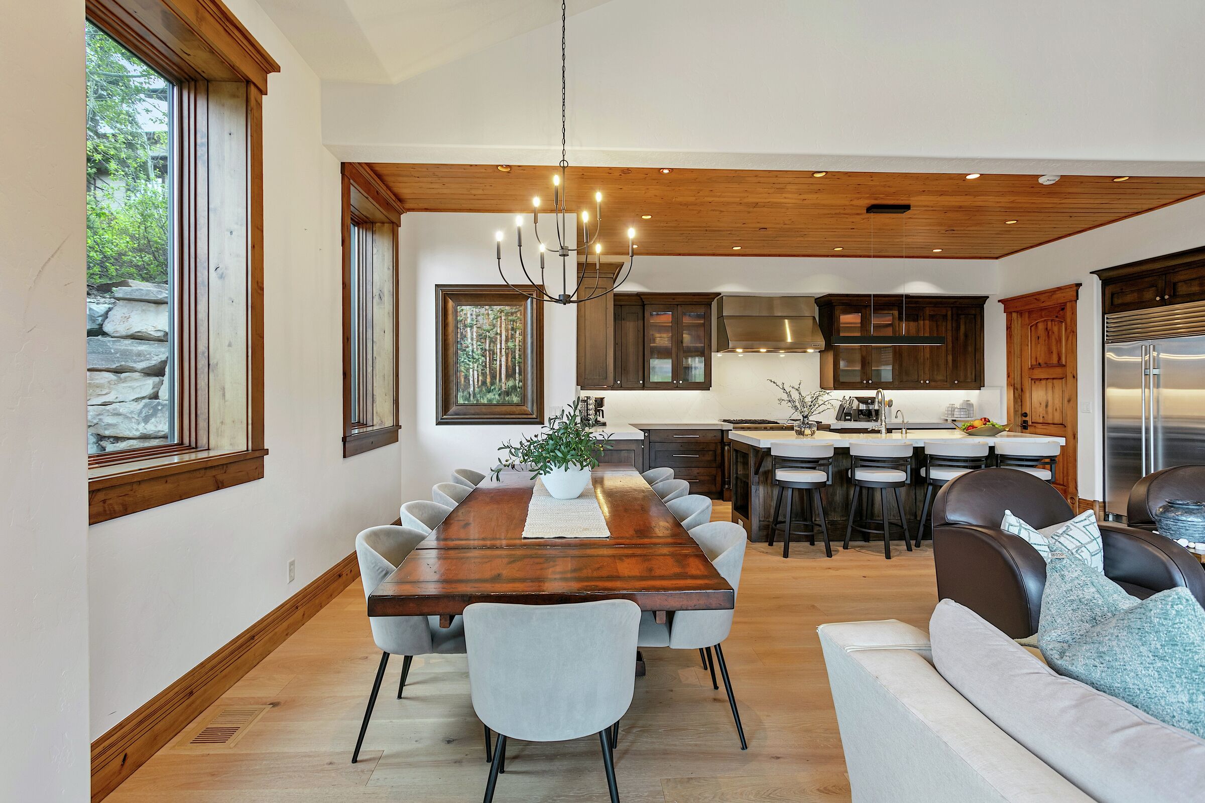 Dining Area & Kitchen
